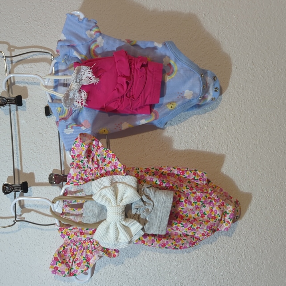 Lot of Baby Girl Outfits 6 Piece 2 ea Onesie Headband bows Ruffle Bottom 0-3 mo